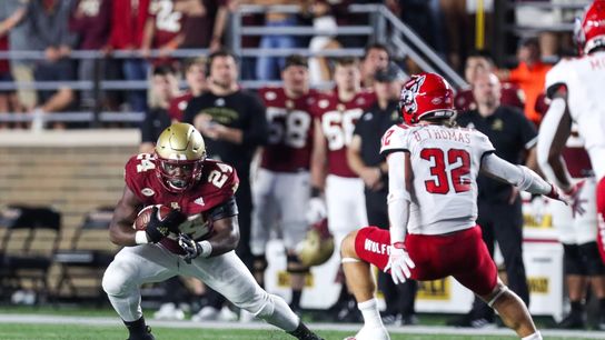 Devin Leary tosses 3 TDs as No. 22 NC State routs Boston College (College Football)