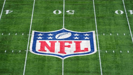 Report: Salary cap climbs to $208.2M for 2022 (NFL)
