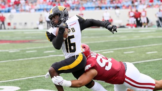 Arkansas has easy time with Arkansas-Pine Bluff (College Football)
