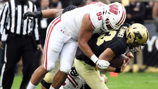 Top defenses strut as No. 9 Iowa visits Wisconsin (College Football)