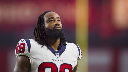 Giants agree to terms with TE Jordan Akins (NFL)