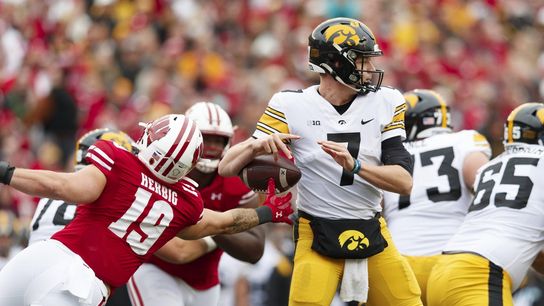 Wisconsin controls the ground and the game in win over No. 9 Iowa (College Football)
