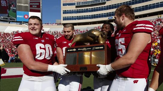 Bronze beef and West leverage at stake as Iowa welcomes Wisconsin (College Football)