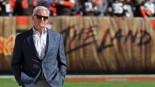 Browns owner denies Hue Jackson's allegations (NFL)