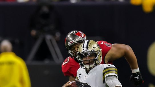 Saints QB Jameis Winston (knee) carted to locker room vs. Bucs (NFL)