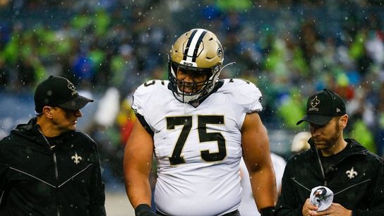 Report: Saints G Andrus Peat (pec strain) week-to-week (NFL)