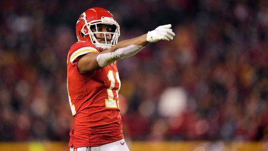 Patrick Mahomes, Chiefs slip past Giants on late FG (NFL)
