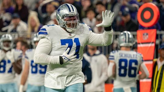 Report: OT La'el Collins working out with Cowboys (NFL)