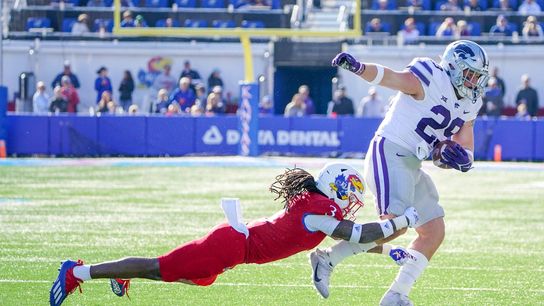 Deuce Vaughn rushes Kansas State past Kansas (College Football)