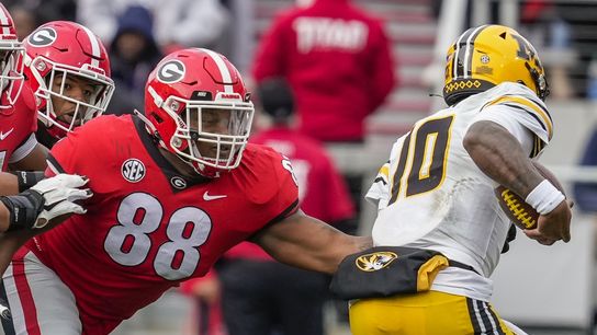 No. 1 Georgia rolls past Missouri (College Football)