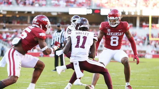 Dominique Johnson lifts Arkansas over No. 17 Mississippi State (College Football)