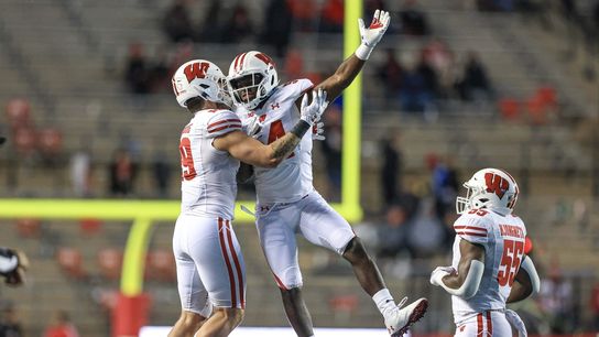 Northwestern, No. 18 Wisconsin embrace defensive mentality (College Football)