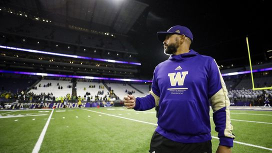 Washington coach Jimmy Lake under investigation for possible strike of player (College Football)