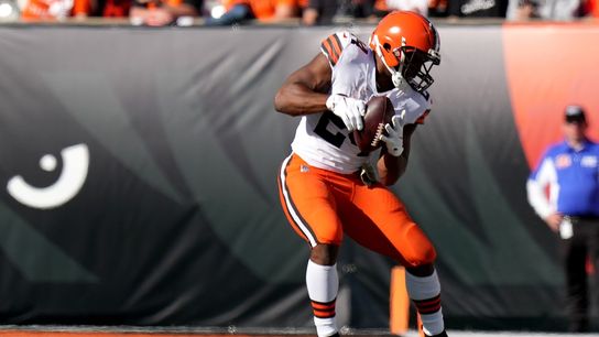 Browns RB Nick Chubb (COVID-19) ruled out vs. Patriots (NFL)