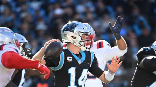 Report: Panthers lose QB Sam Darnold for several weeks, sign Matt Barkley (NFL)