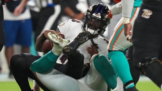 Dolphins hold off Ravens as Tua Tagovailoa returns to action (NFL)