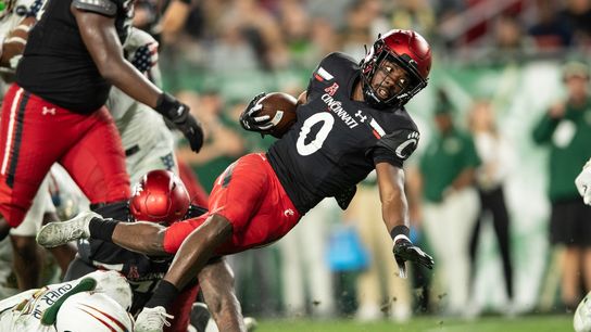 Desmond Ridder sets school TD mark as No. 5 Cincinnati moves to 10-0 (College Football)