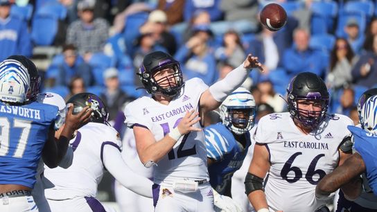Holton Ahlers, East Carolina ready to exact revenge vs. Navy (College Football)