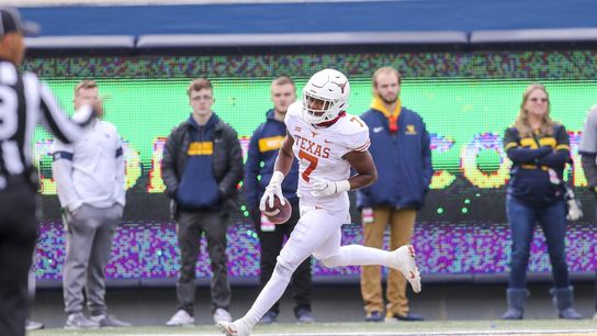 Texas looks to end disappointing season on high note vs. Kansas State (College Football)