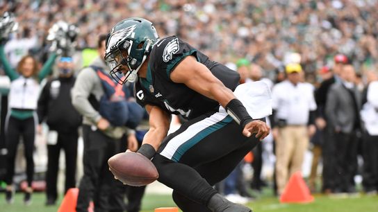 Jalen Hurts runs for 3 TDs as Eagles take down Saints (NFL)