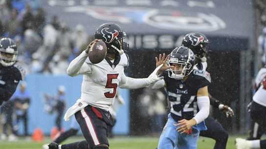 Texans use 5 takeaways to shock Titans, 22-13 (NFL)