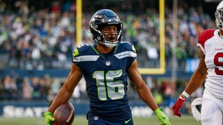 Seahawks WR Tyler Lockett, RB Alex Collins enter COVID protocols (NFL)