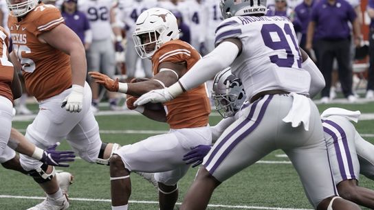 Roschon Johnson’s career performance lifts Texas past Kansas State (College Football)