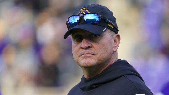 East Carolina coach Mike Houston lands extension through 2026 (College Football)