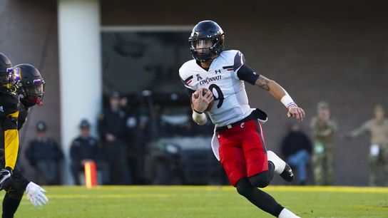 Top 25 roundup: No. 4 Cincinnati runs record to 12-0 (College Football)