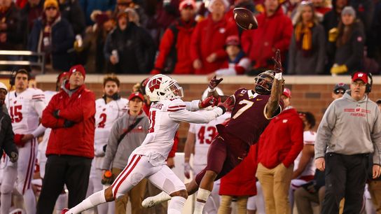 Minnesota's defense holds strong to kill No. 14 Wisconsin's title chances (College Football)