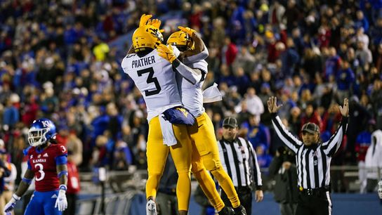 West Virginia runs wild vs. Kansas, becomes bowl-eligible (College Football)