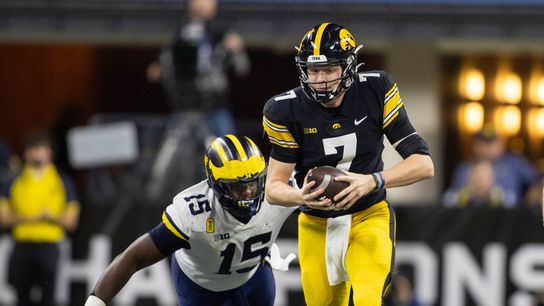 Michigan defensive tackle Christopher Hinton enters NFL draft (College Football)