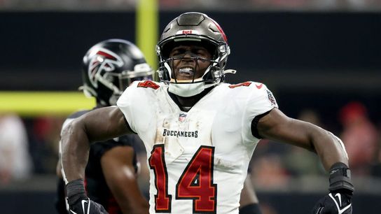 Bucs WR Chris Godwin practices for first time since surgery (NFL)