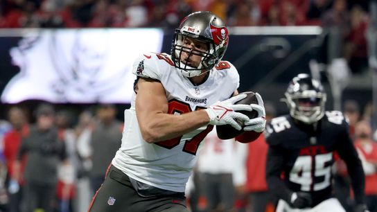 Tom Brady, Rob Gronkowski fuel Bucs past Falcons (NFL)