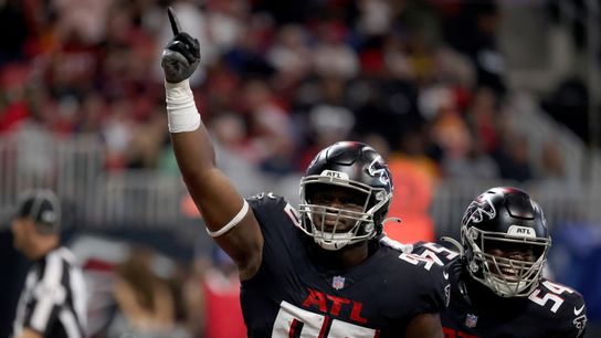 Falcons' Marlon Davidson savors interception of Tom Brady (NFL)