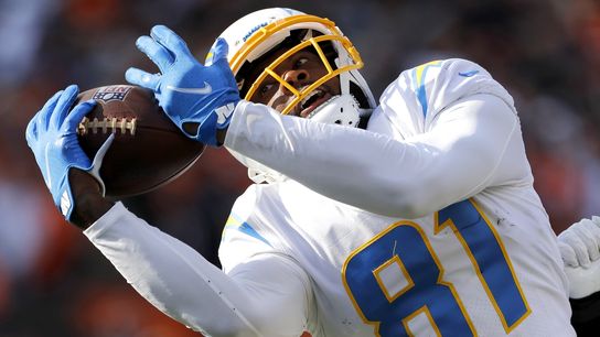 Chargers remove WR Mike Williams, CB Chris Harris Jr. from COVID-19 list (NFL)
