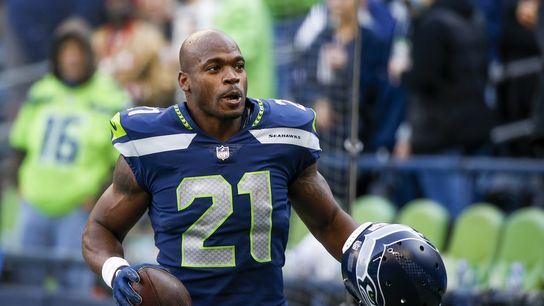 Report: Los Angeles DA declines to charge Adrian Peterson (NFL)