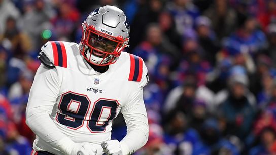 DT Christian Barmore, LB Dont'a Hightower active for Patriots (NFL)