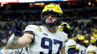 Potential No. 1 pick Aidan Hutchinson declares for NFL draft (College Football)