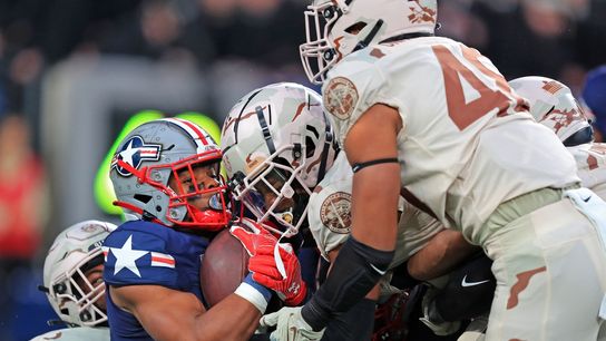 Navy comes through on key plays, beats Army 17-13 (College Football)