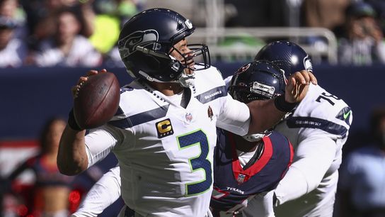 Seahawks use big plays to top woeful Texans (NFL)