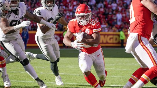 Chiefs decimate Raiders to earn sixth straight win (NFL)