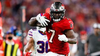 Bucs' Leonard Fournette, Lavonte David return to practice (NFL)