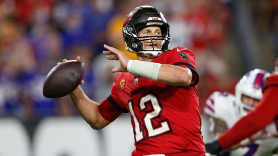 Bucs, Chiefs back atop Super Bowl title odds (NFL)