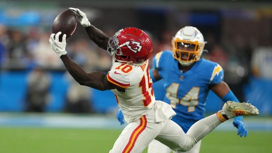 Tyreek Hill clears COVID protocols (NFL)