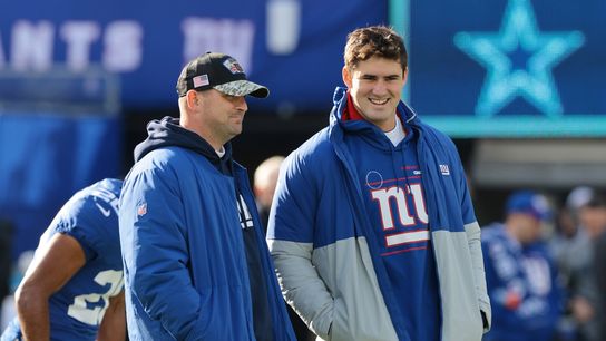 Report: Joe Judge, QB Daniel Jones to return to Giants in 2022 (NFL)