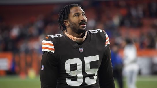 Browns DE Myles Garrett (groin) questionable vs. Packers (NFL)