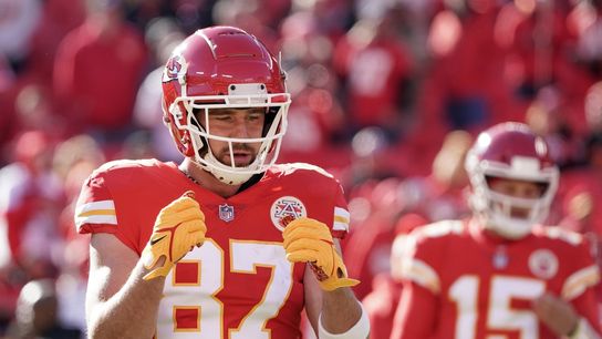 Reports: Chiefs TE Travis Kelce (COVID) out Sunday (NFL)