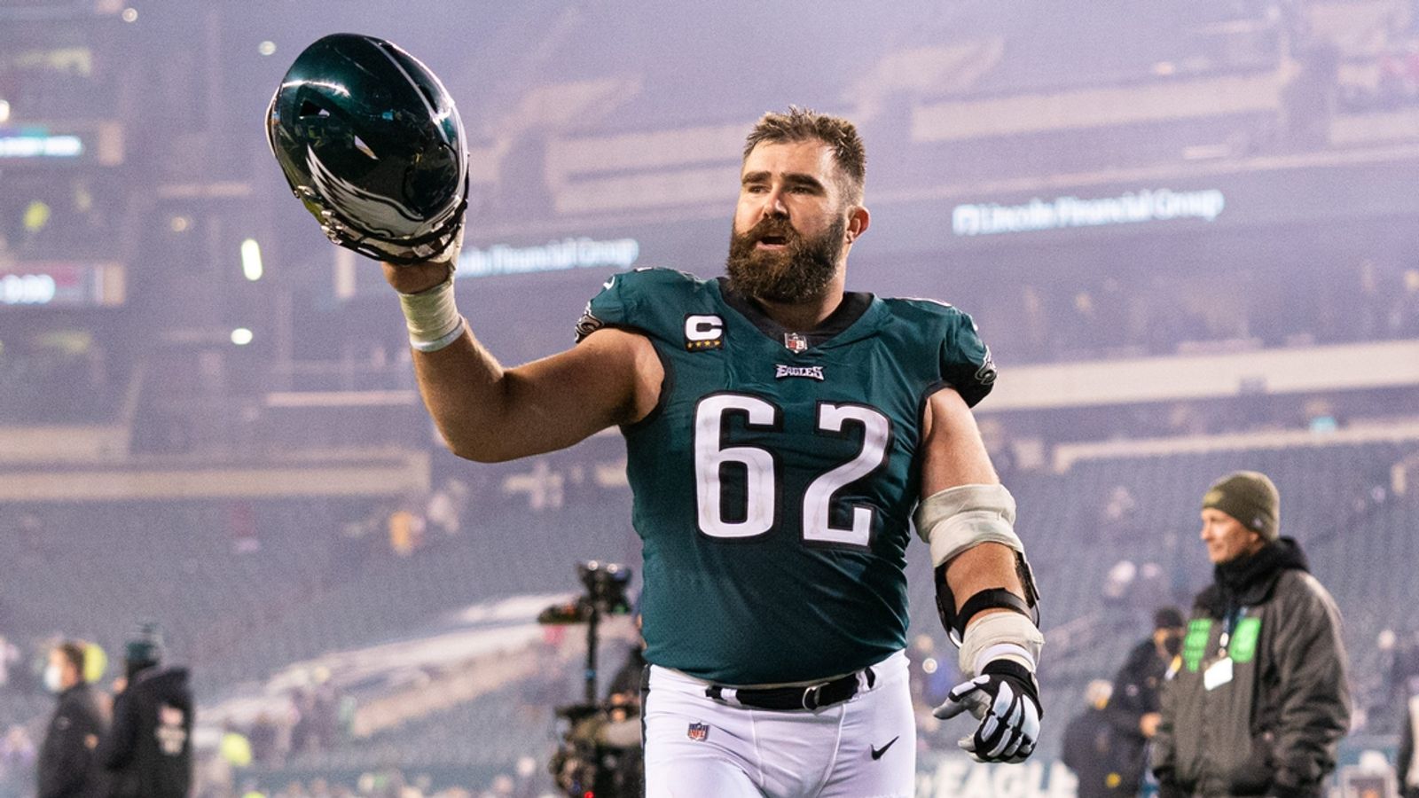 Eagles center Jason Kelce to return for 12th season