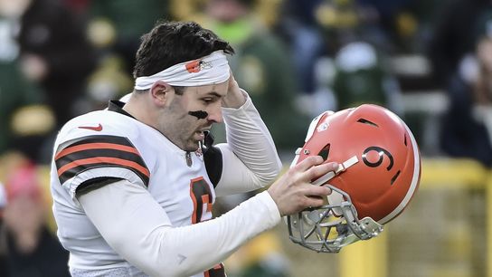 Browns sticking with Baker Mayfield despite 4 INTs (NFL)